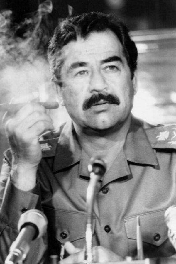 خلفيات صدام حسين يدخن 4