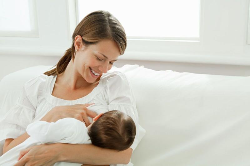 كريم علاج تشققات الحلمتين أثناء الرضاعة