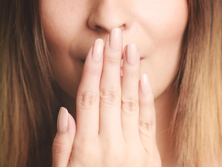  القضاء على رائحة الفم نهائيا وامراض المعدة والقولون والقرحه 