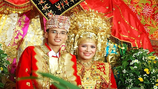 لا انصحك بالزواج من اندونيسية هل تعلم لماذا 