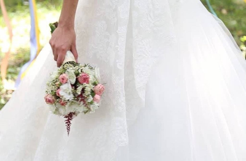 تفسير حلم عروس بدون فستان زفاف 