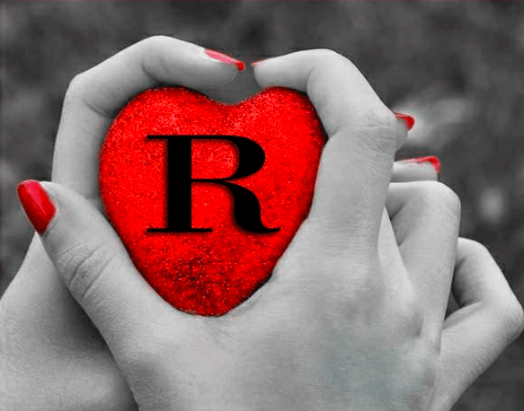 حرف R في قلب 4