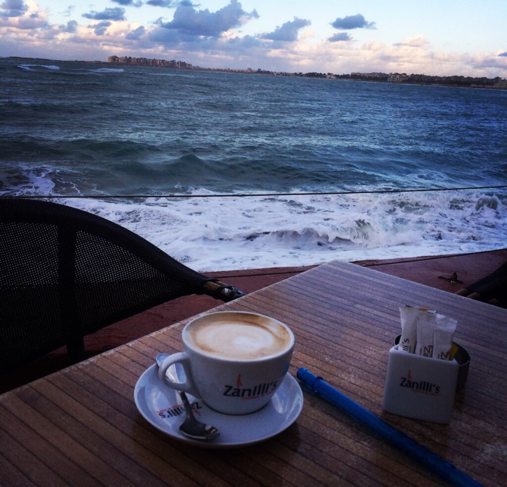 عبارات عن البحر والقهوة