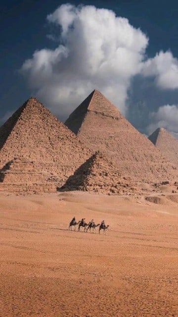 خلفيات الأهرامات المصرية بدقة ٢٨