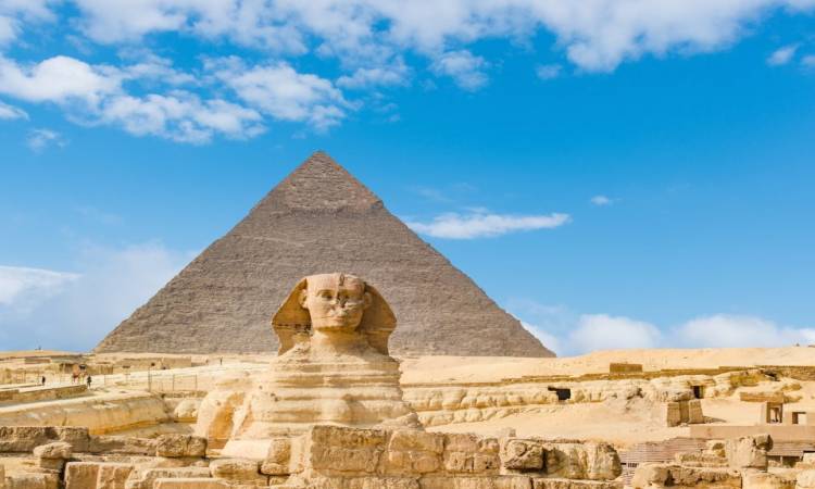 برجراف عن الأماكن السياحية في مصر بالانجليزي