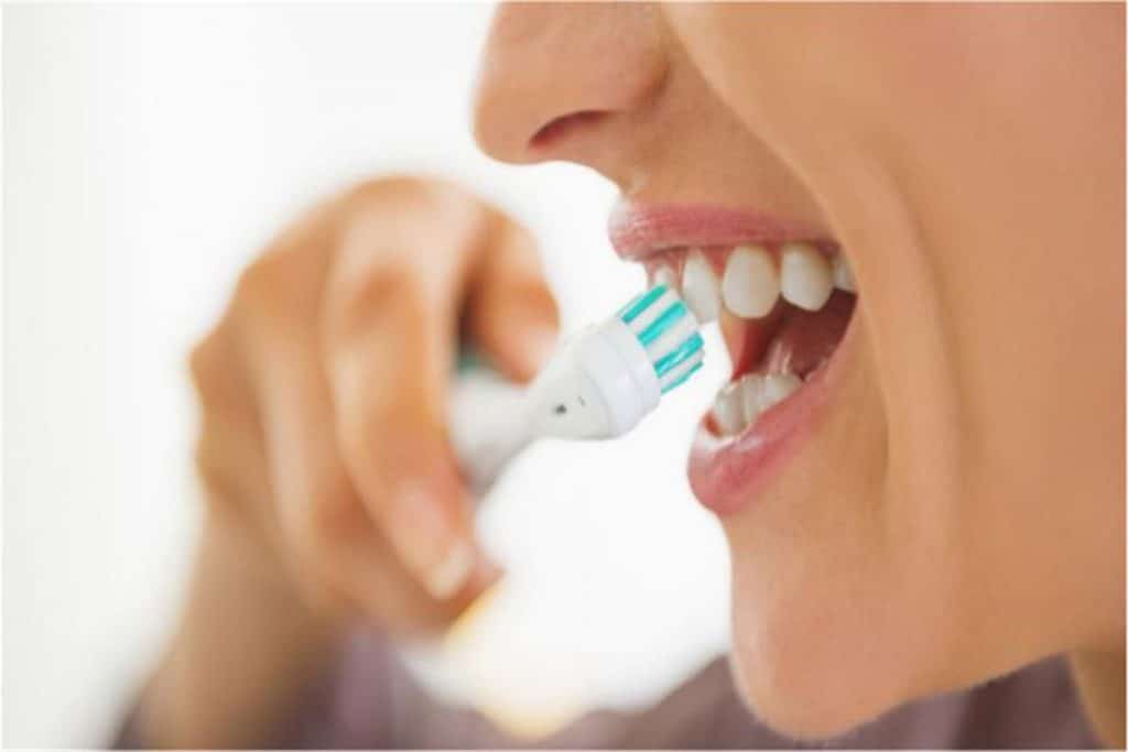 إزالة جير الأسنان بيكربونات الصوديوم