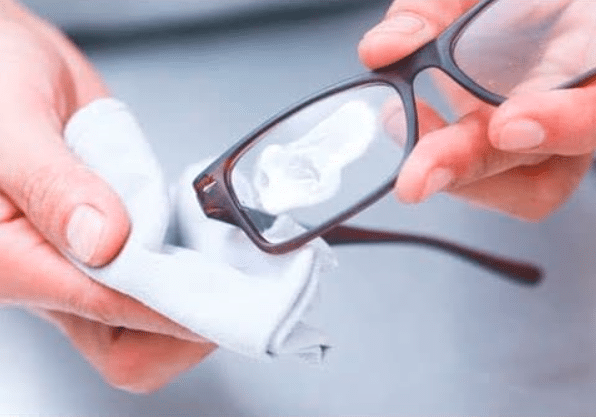 طريقة إزالة الامير من عدسات النظارة