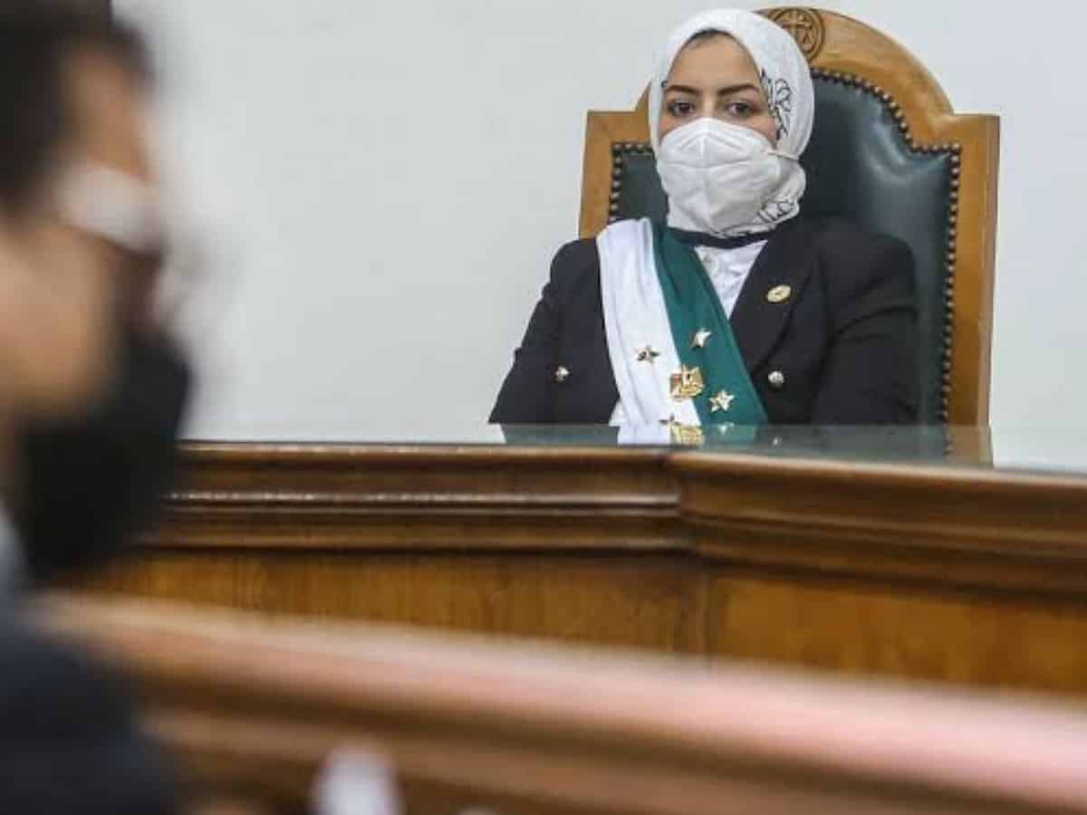 لأول مرة... ترأس قاضية جلسة استماع في محكمة عليا في مصر