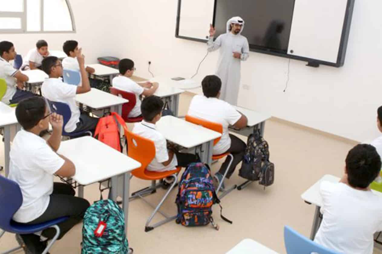 راتب المعلم في قطر