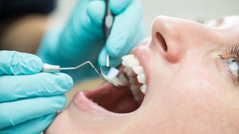 راتب طبيب الأسنان المقيم في السعودية