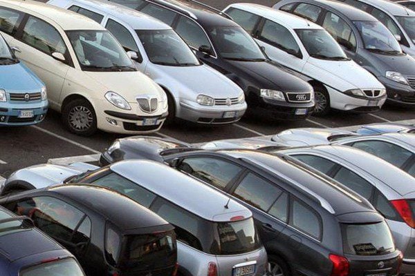 مواقع بيع السيارات المستعملة في إيطاليا