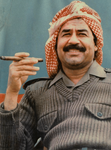 خلفيات صدام حسين يدخن 4