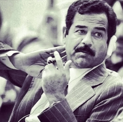 خلفيات صدام حسين يدخن 3