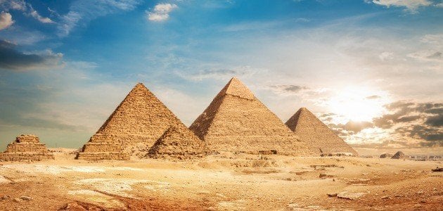 برجراف عن Famous places in Egypt للصف الأول الاعدادي