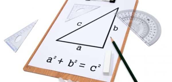 مقدمة بحث رياضيات عن المثلثات