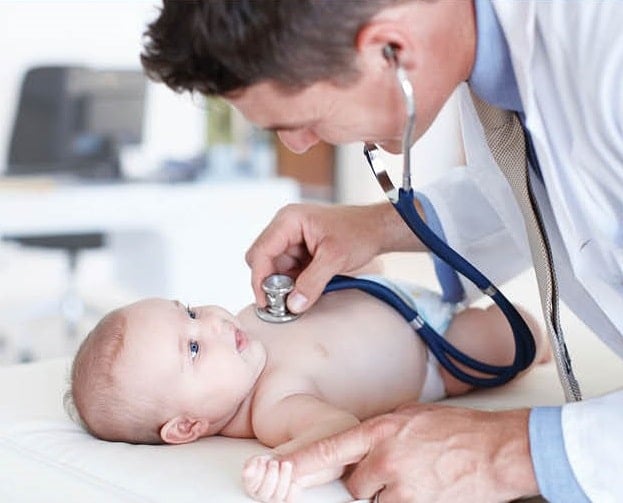 مميزات وعيوب تخصص طب الأطفال