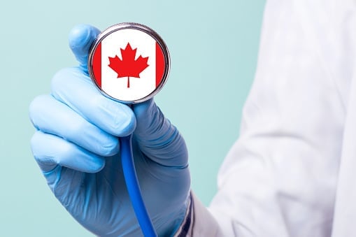 كيف تصبح طبيب في كندا