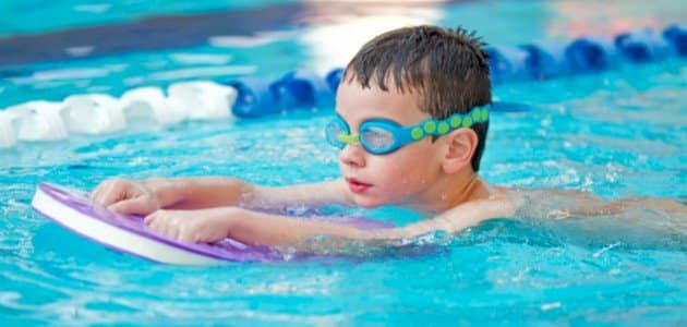 أدوات السباحة للأطفال