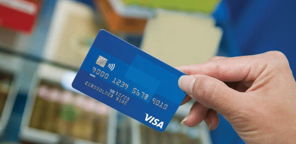 كم المبلغ الموجود في بطاقة فيزا الأهلي السعودي 